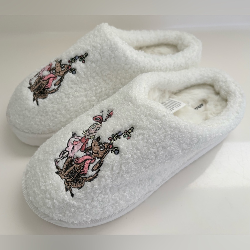 NWOT Aerie White Dr. Seuss The Grinch Cindy Lou Who & Max Sherpa Slippers Size 7